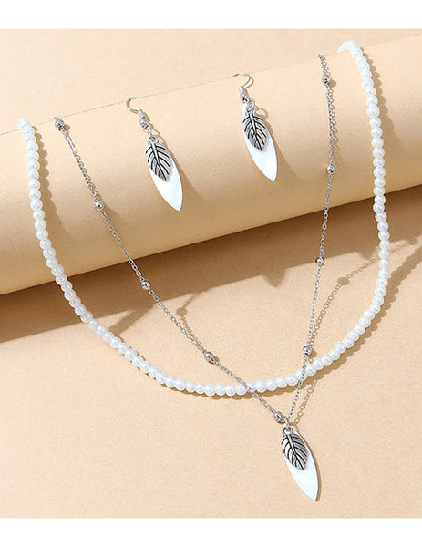 White Leaf Pearl Necklace