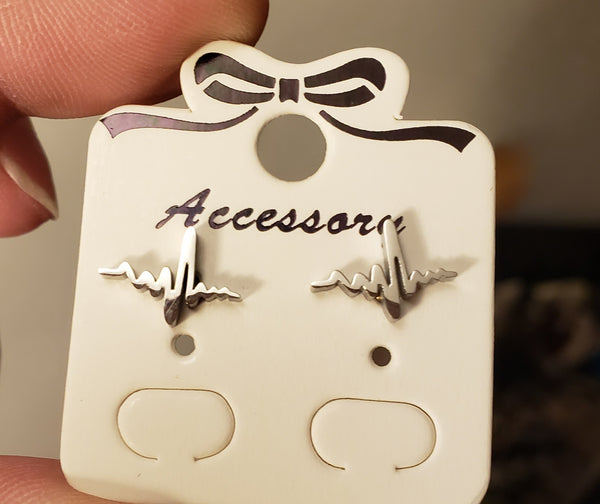 Heartbeat stud earrings