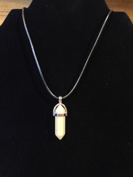 Creme Color Point Necklace