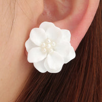 White Flower 3d Earrings